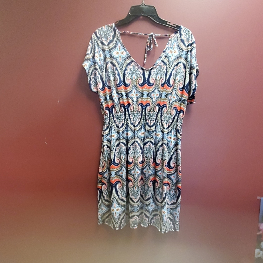 Colorful patterned dresses - Picture 2 of 5
